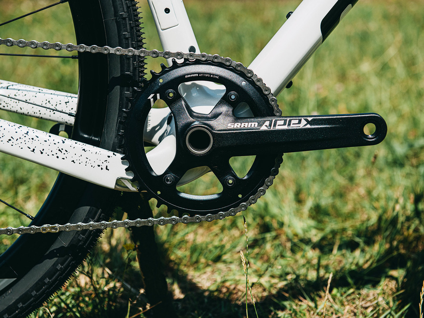 Rower gravel ACCENT FREAK CARBON APEX biały