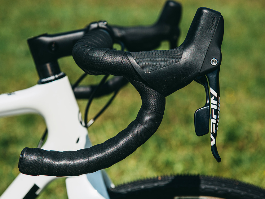 Rower gravel ACCENT FREAK CARBON APEX biały