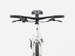 Rower Trek FX 2 o średnim przekroku Gen 4